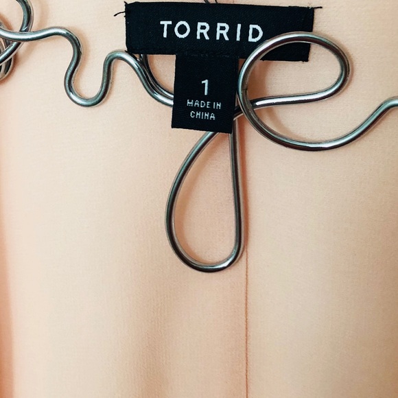 Torrid Blush Pink Crepe Blazer - Picture 5 of 8